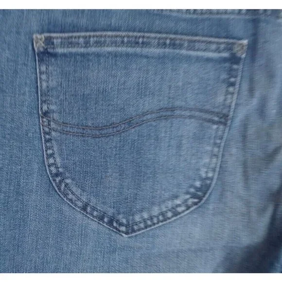 NWT Lee Straight Leg Regular Fit Distressed Whiskered Jeans Size 18P Inseam 25" - Picture 5 of 11